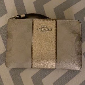 Coach wallet💜